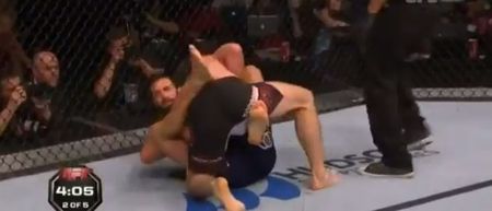 VINE: Luke Rockhold submits Michael Bisping in the second round