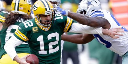 Vines: Injured Aaron Rodgers produces bullet-like touchdown throw to send Packers through in fourth quarter