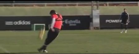 VIDEO: Valencia players had a spot of rabona practice in training today