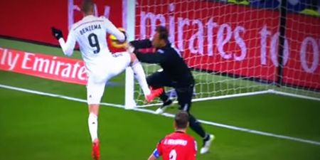 Video: Karim Benzema commits horror flying knee foul on goalkeeper