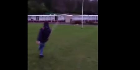 Video: Just a quality rabona drop goal in street clothes