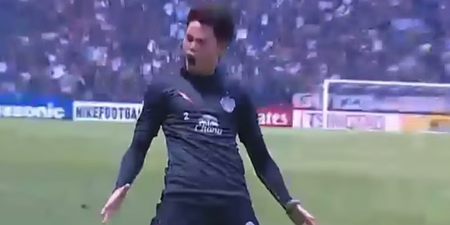 Thai player thinks he’s Cristiano Ronaldo after scoring directly from a corner kick