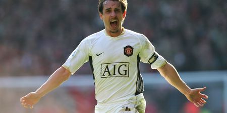 Gary Neville having a bit of craic on Twitter about new United right back Matteo Darmian