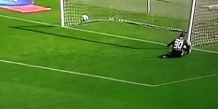 VIDEO: The way that this goalkeeper deals with a back pass simply beggars belief