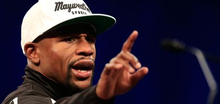 VINE: Were they saying ‘Boo’ or ‘Boo-urns’ to Floyd Mayweather in Oakland last night?