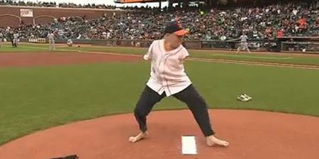Video: Armless man perfectly throws out first pitch at San Francisco Giants game with his feet