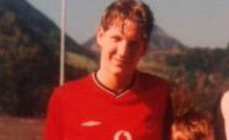 PIC: It looks like Bastian Schweinsteiger might have secretly been a United fan all along