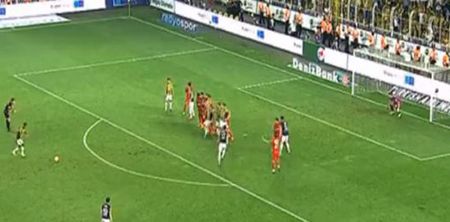 Video: Nani steals show with stunning 97th minute free-kick winner for Fenerbahce