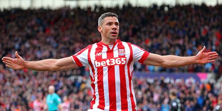 Jonathan Walters reveals his future while simultaneously trolling Manchester United