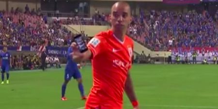 VIDEO: Shanghai Shenhua fans throw the most expensive missile ever at Diego Tardelli