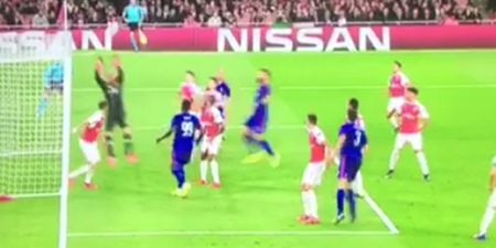 David Ospina forgets rule number one of goalkeeping with absolute clanger