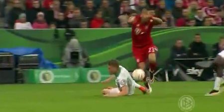 WATCH: Arturo Vidal’s shameful dive to win penalty completely overshadows Thomas Muller’s milestone