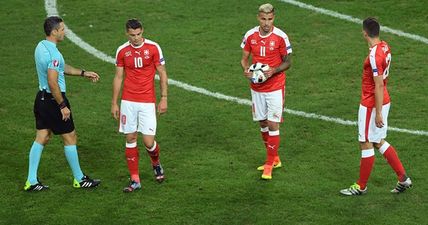 VIDEO: Football bursts under the challenge of Switzerland midfielder