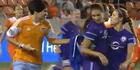WATCH: Pitch invader tries to approach Alex Morgan, gets firmly shot down