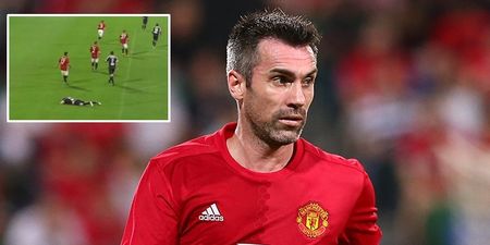Keith Gillespie lands elbow on opponent in Manchester United charity game