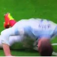 Jamie Vardy misses chance, proceeds to head-butt the ground