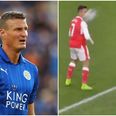 Robert Huth takes the piss out of Alexis Sanchez by showing off his injury from Arsenal ‘battle’
