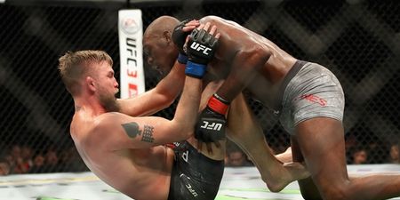 Jon Jones smashes Alexander Gustafsson to regain UFC light heavyweight title